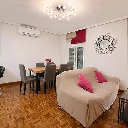 Apartment Encantador En El Centro De Con Parking